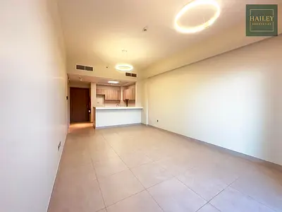 1BR Apartment | Balcony | Pool & Downtown View