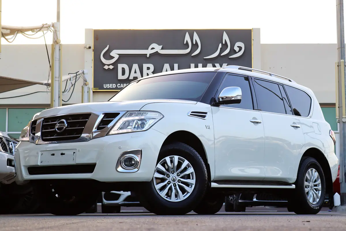 Nissan Patrol 2017 — photo 1 of 20