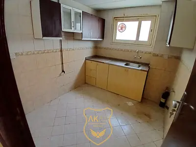 Very Big Studio For Bachelors With Separate kitchen Free Car Parking