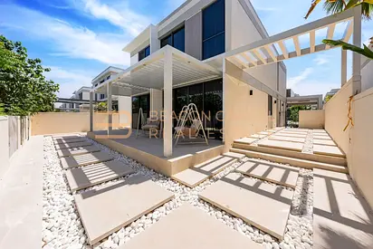 Spacious Plot | Fully Furnished | Luxury Finish