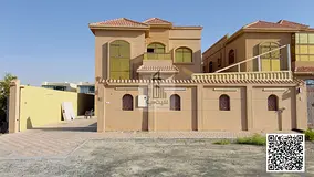 5000 sq ft Family Villa Close to Amenities