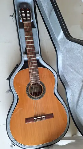 Alhambra C1 Classical Guitar