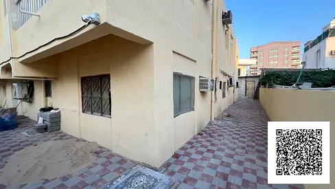 5 FLAT LOOK BRAND NEW 3 BEDROOMS HALL 2 WASHROOM NEAR AMEENA HOSPITAL