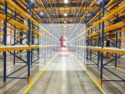 High End Warehouse for rent with Racking Loading Bay