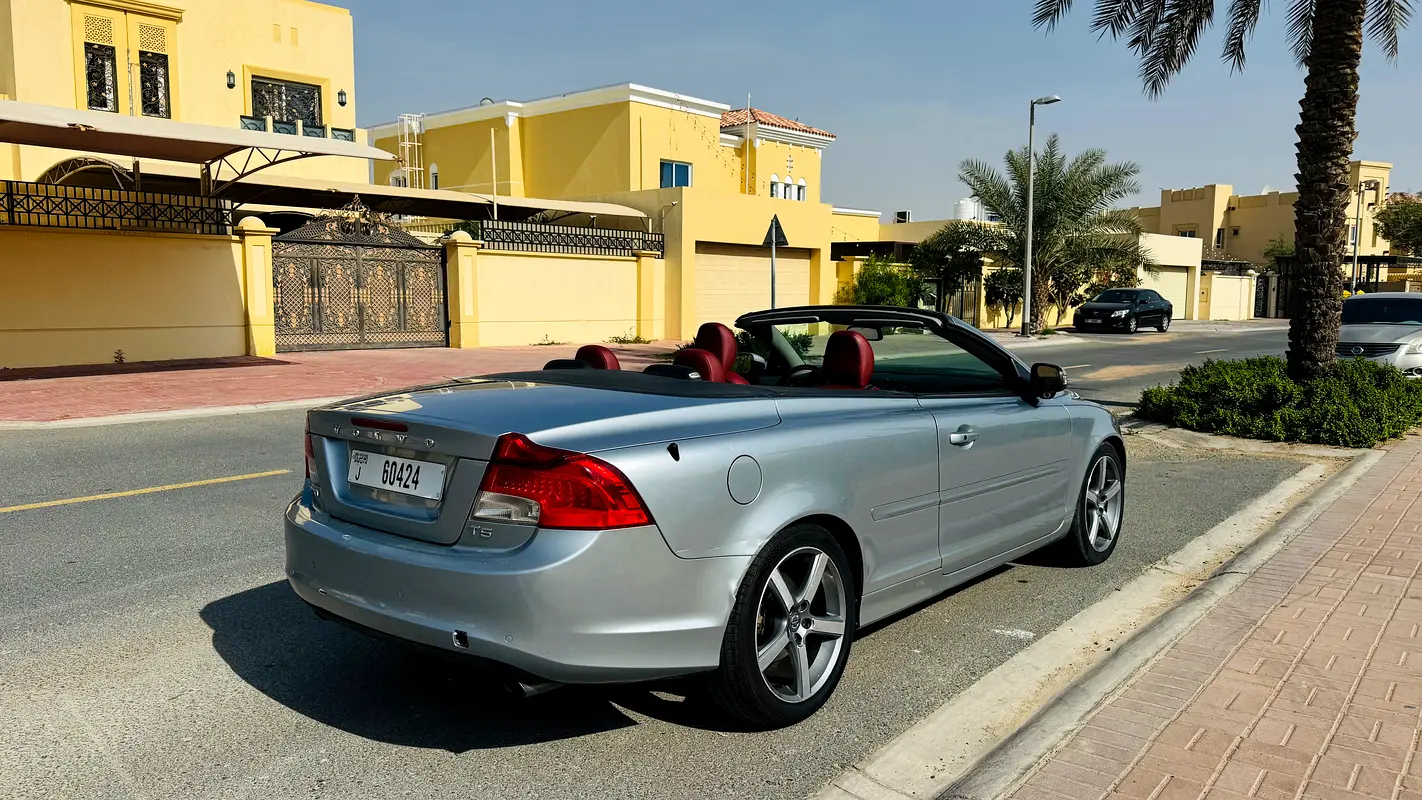 Volvo C-Class 2011 — photo 1 of 16