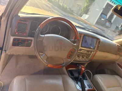 Toyota Land Cruiser GXR 2005 GCC Specs - Excellent Condition
