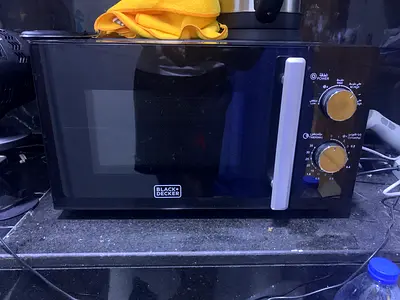 Black+Decker Compact Microwave - Good Working Condition