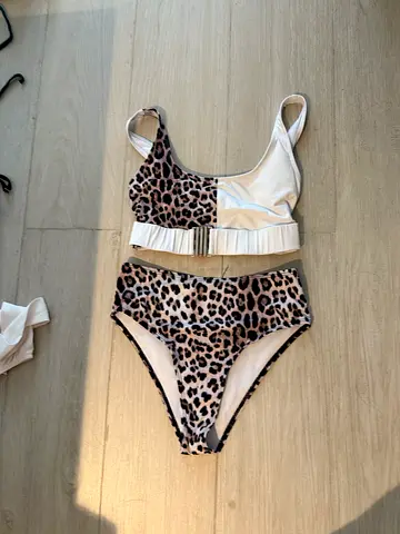 White animal print bikini - size medium