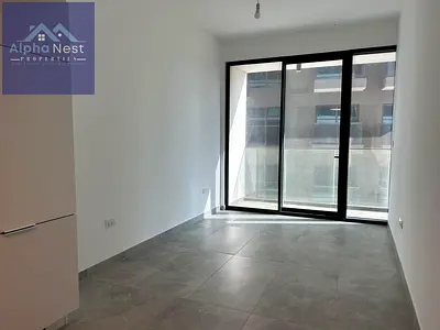شقة بغرفة نوم واحدة | Catch Residences JVC | الوصول إلى الشرفة والمسبح | إطلالة على وسط المدينة