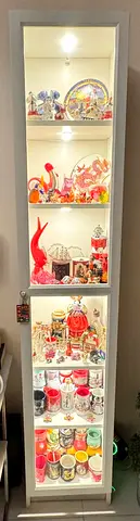 White Glass Door Display Cabinet with Integrated Lighting