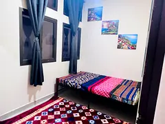 1700 FULLY FURNISHED PARTITION, KHALIFA STREET ZIANI AREA EXECUTIVE MALE OR FEMALE / COUPLE