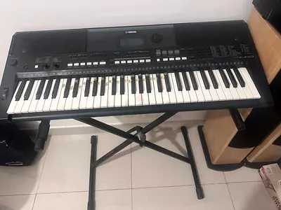 Yamaha portable keyboard with stand - good working condition