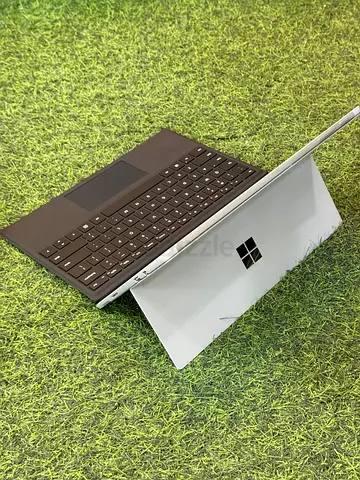 Microsoft Surface Pro 5 Core i5 8GB Ram And 256GB SSD with Sim Option