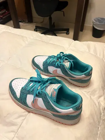 Nike Dunk Low-style teal and white sneakers, gently used