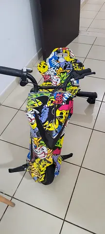 Kids Drift Trike Scooter with Colorful Graffiti Print