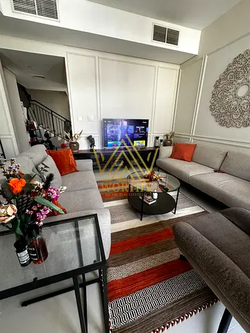SINGLE ROW | CORNER UNIT | 3 BR + MAID