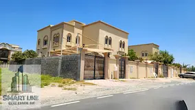 Ready To Move !! 5 Bedroom Villa With All Master Room majlis Room Laundry Room Outside have Space an