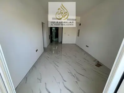 غرفة خادمة,باركينغ,بلكونة,خزائن في الحائط,مساحة واسعة,موقع مميز