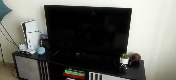 Hisense 40-43 inches  43A7100F UHD LED TV in Excellent working condition