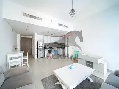 Spacious 1BR | Vacant | Community View