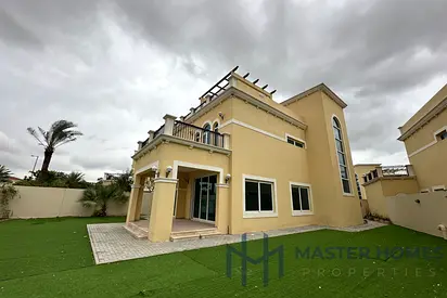 Spacious 4BR Villa | Jumeirah Park | Natural Light | Resale