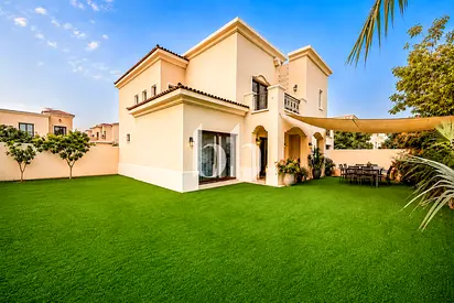 5 Bed | Maids | Corner Unit | Large Plot | Private