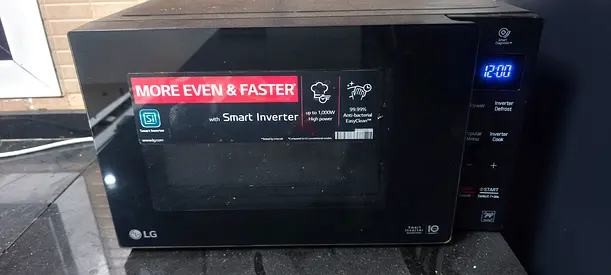 LG Smart Inverter Microwave Oven - 1000W, Good Working Condition