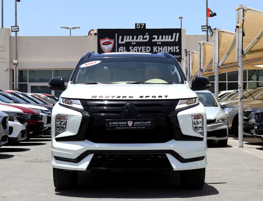 Mitsubishi Montero Sport 2023 — photo 1 of 20