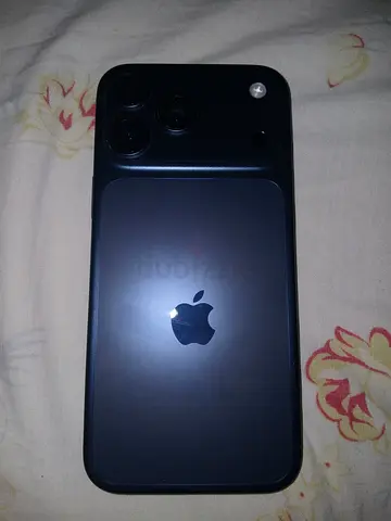 Iphone 17 pro max, Cycling of battery 7 only and used only 3 weeks, the status of mobile like new