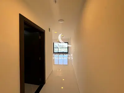 Premium & Spacious - 1+Store - Close to Metro - Executive Family Building