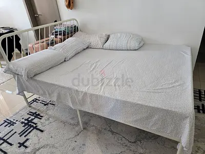 Bed (Double) Queen size