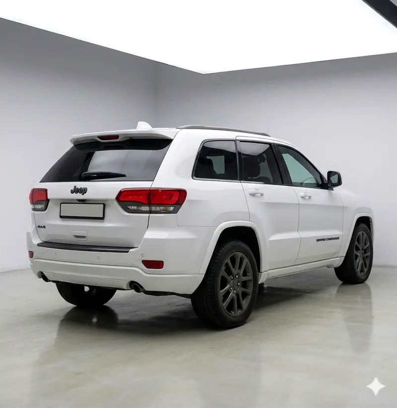 Jeep Grand Cherokee 2021 — photo 1 of 8