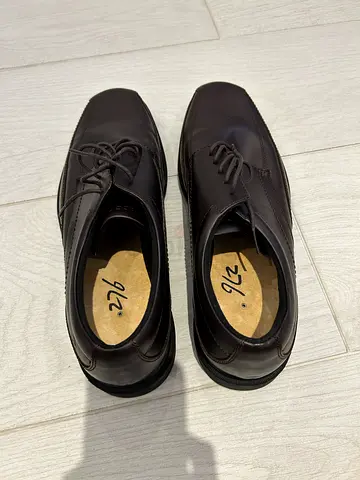 Brown Rockport Dressports - Brand New, Never opened, from USA, Large Size