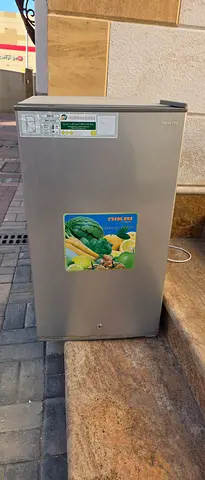 Fridge 90 litre 0ne yr old  @125 only