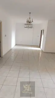 Cheapest three-bedroom apartment with a living room near Dubai exit. Security deposit (check not req