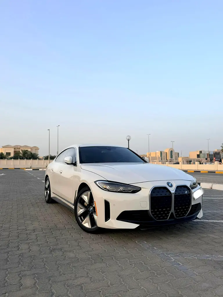 BMW i4 2024 — photo 1 of 9