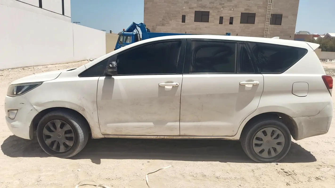Toyota Innova 2018 — photo 1 of 4