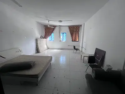 استديو واسع للإيجار في أبراج الفلكون عجمان