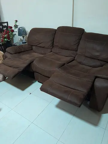 Brown L-shaped Recliner Sofa - Comfortable 3-seater Corner
