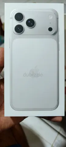 Apple iphone 17 pro Max white TDRA apple store Brand New sealed pack phone