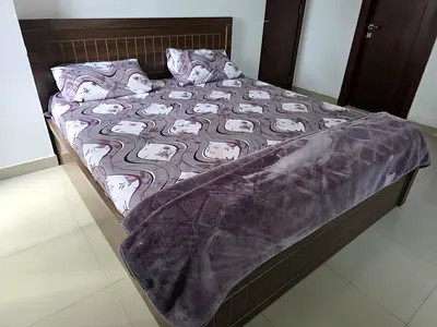 King bed with storage