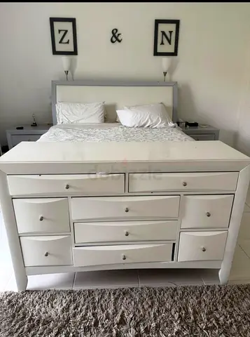 Bedroom set