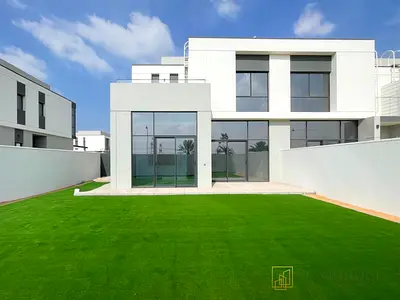 Close to Park | Spacious | Landscaped Garden