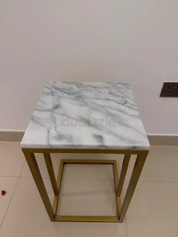 4 pcs Square Marble-Top Side Table with Gold Metal Frame 4 pieces same