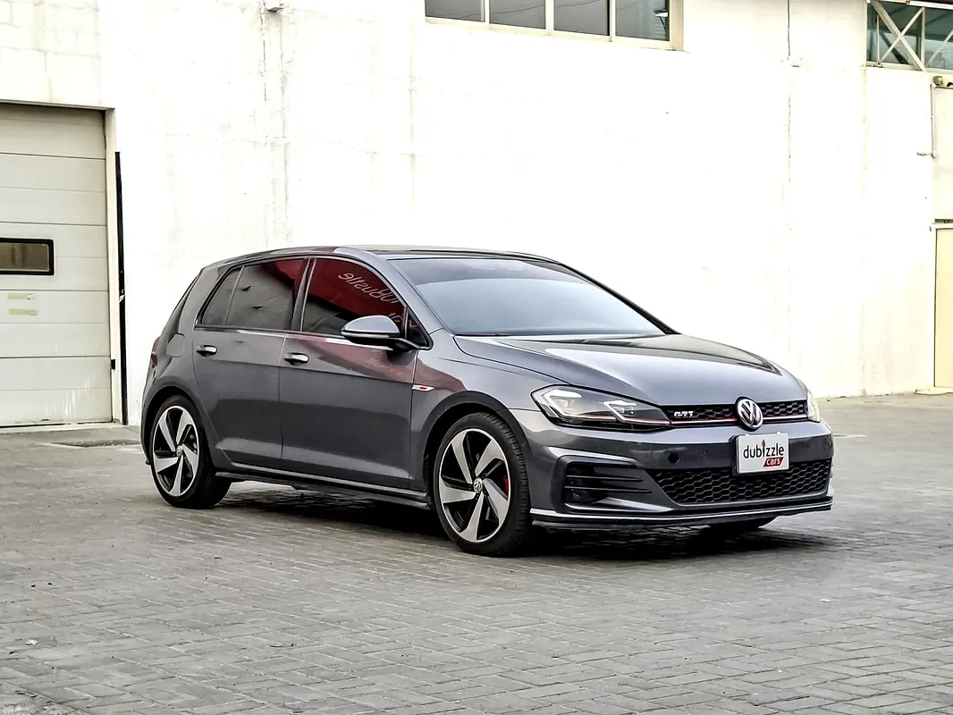 Volkswagen Golf 2019 — photo 1 of 14
