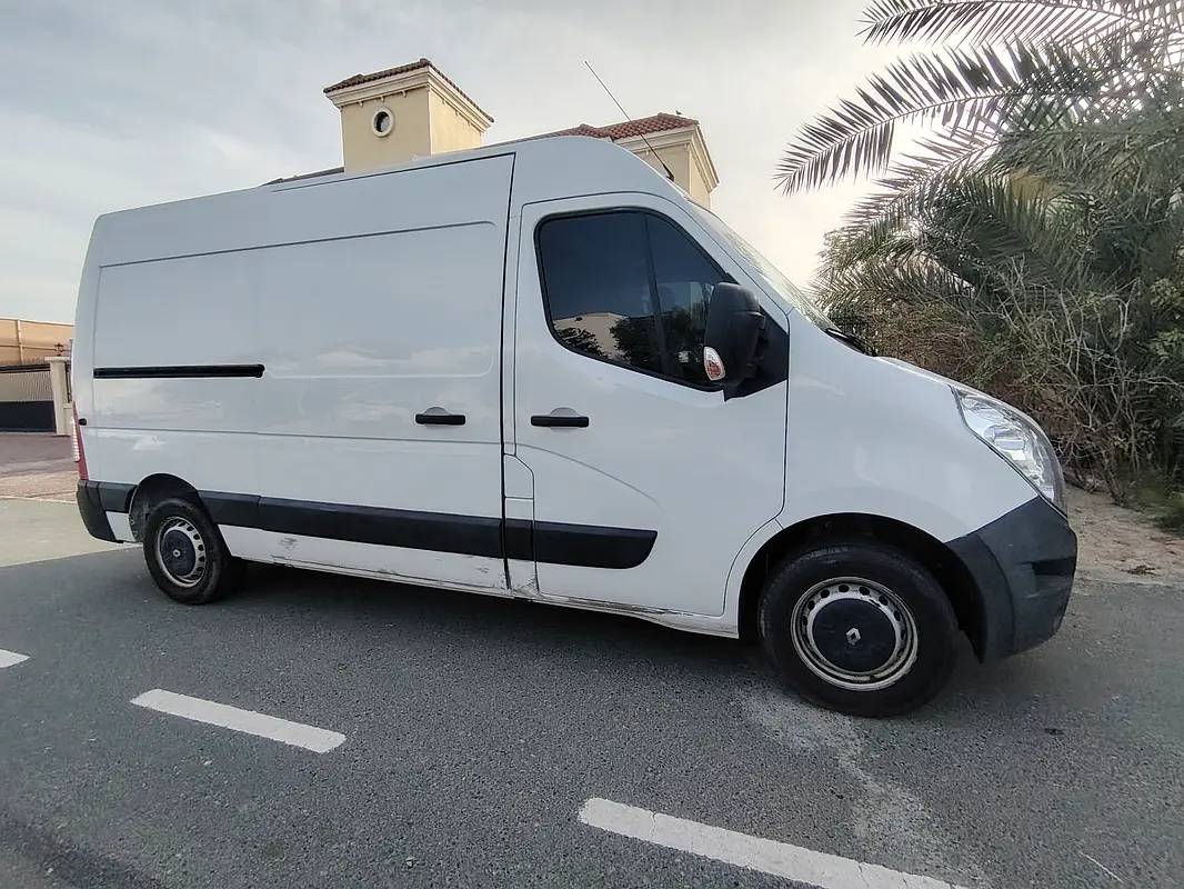 Renault Master 2018 — photo 1 of 11