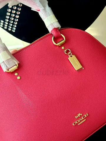 COACH LADIES HANDBAG