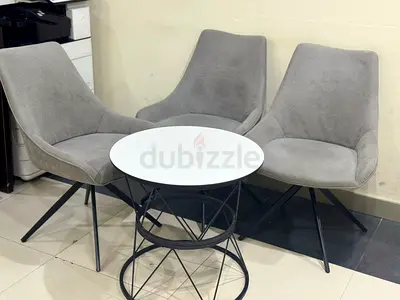 Round Table steel and 3 Chairs