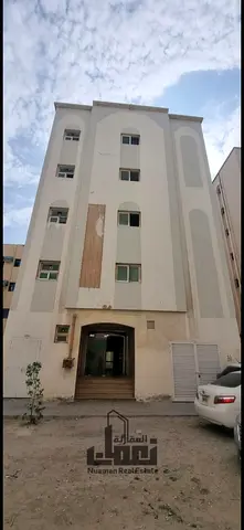 🏢 بناية استثمارية للبيع في النباعة – الشارقة