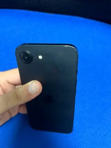iPhone 16e
